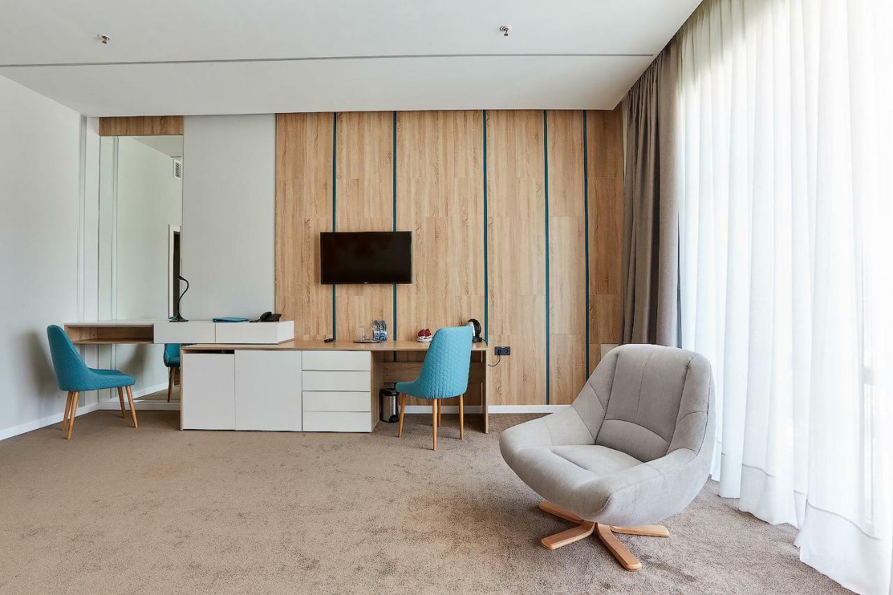 Aqua-Minsk Hotel Plus Eksteriør billede