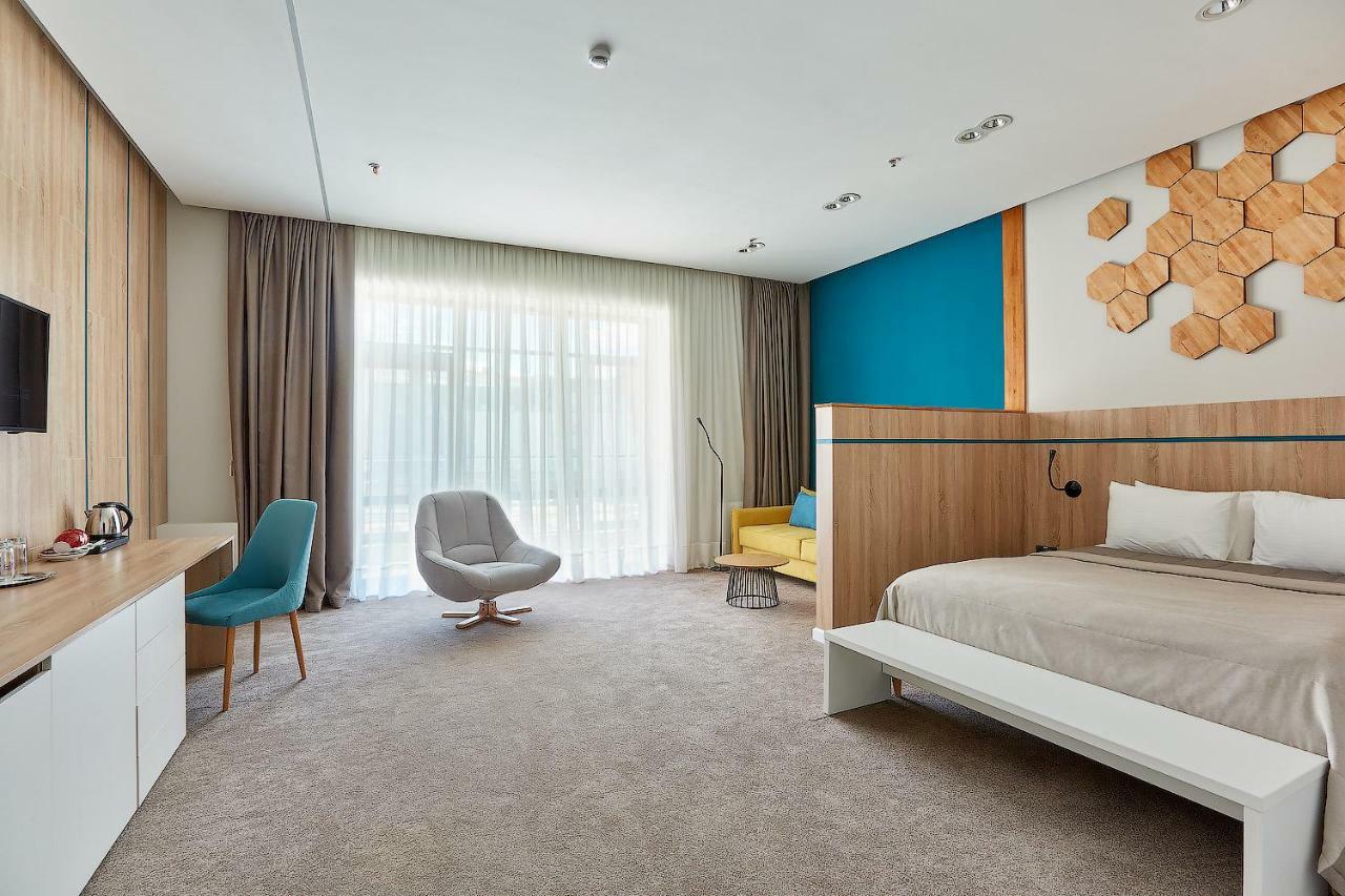 Aqua-Minsk Hotel Plus Eksteriør billede